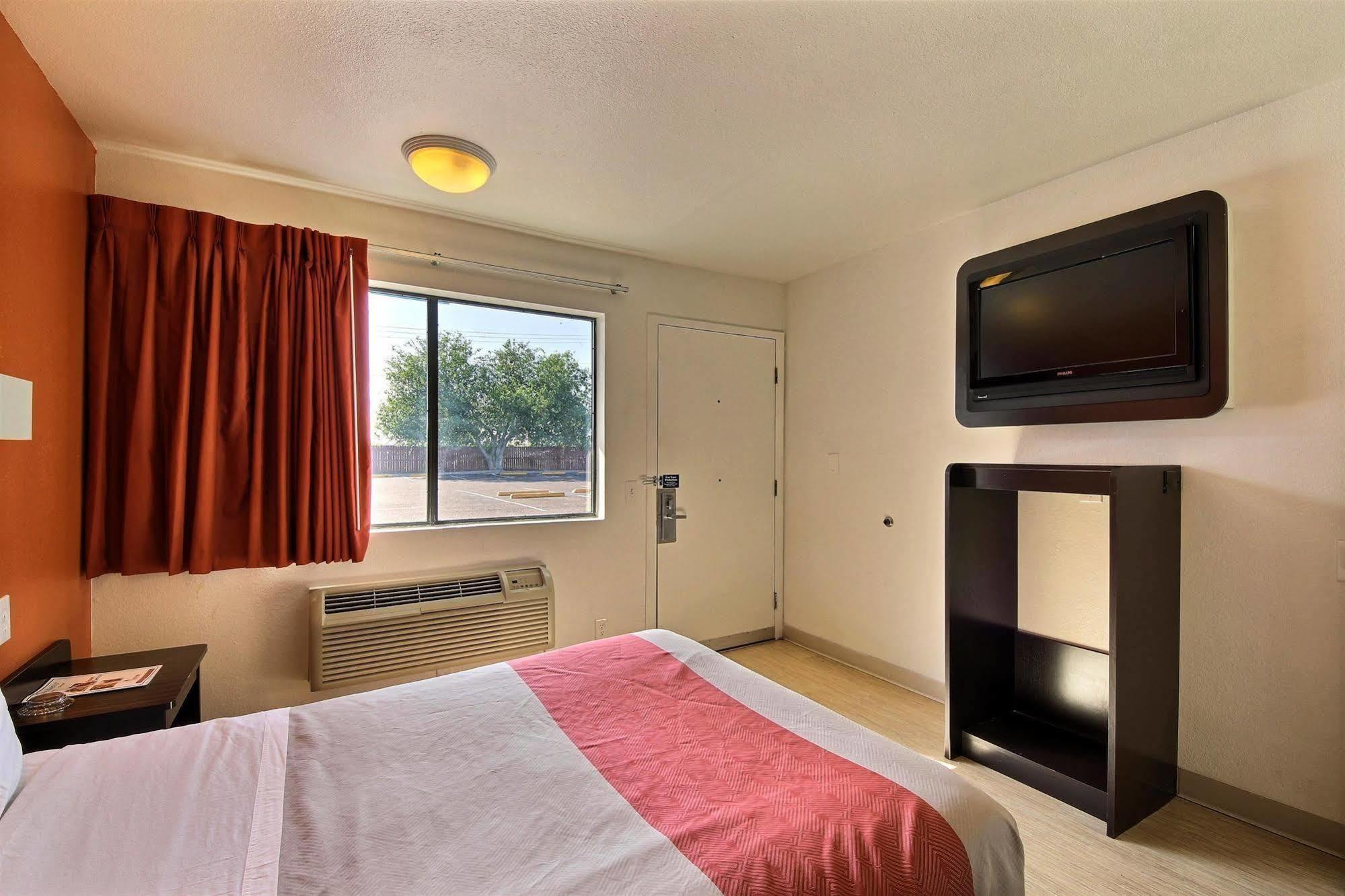 Motel 6-Laredo, Tx - South Exterior foto