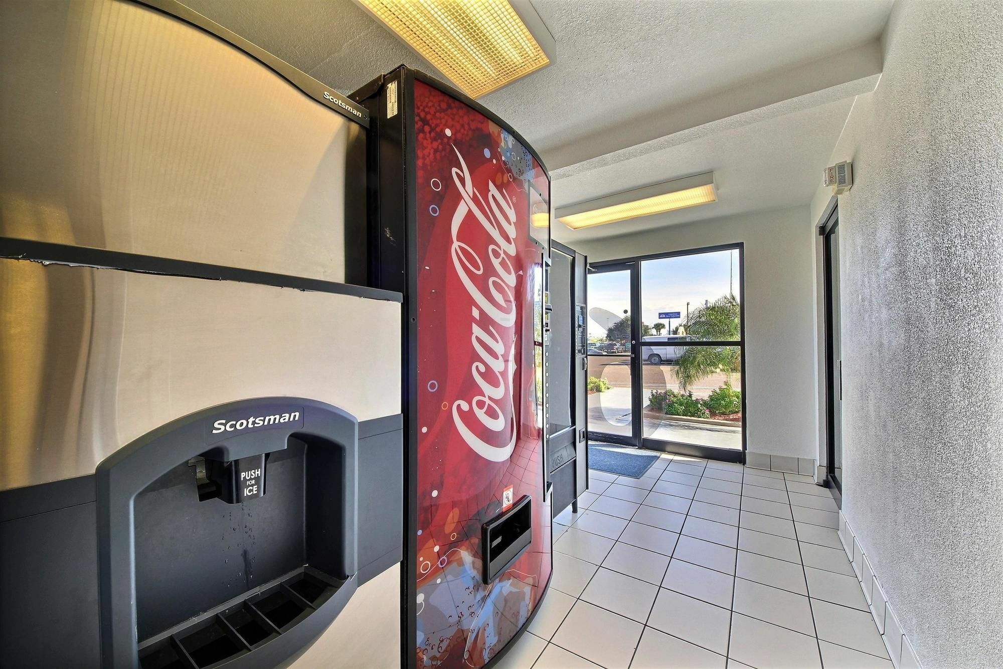 Motel 6-Laredo, Tx - South Exterior foto